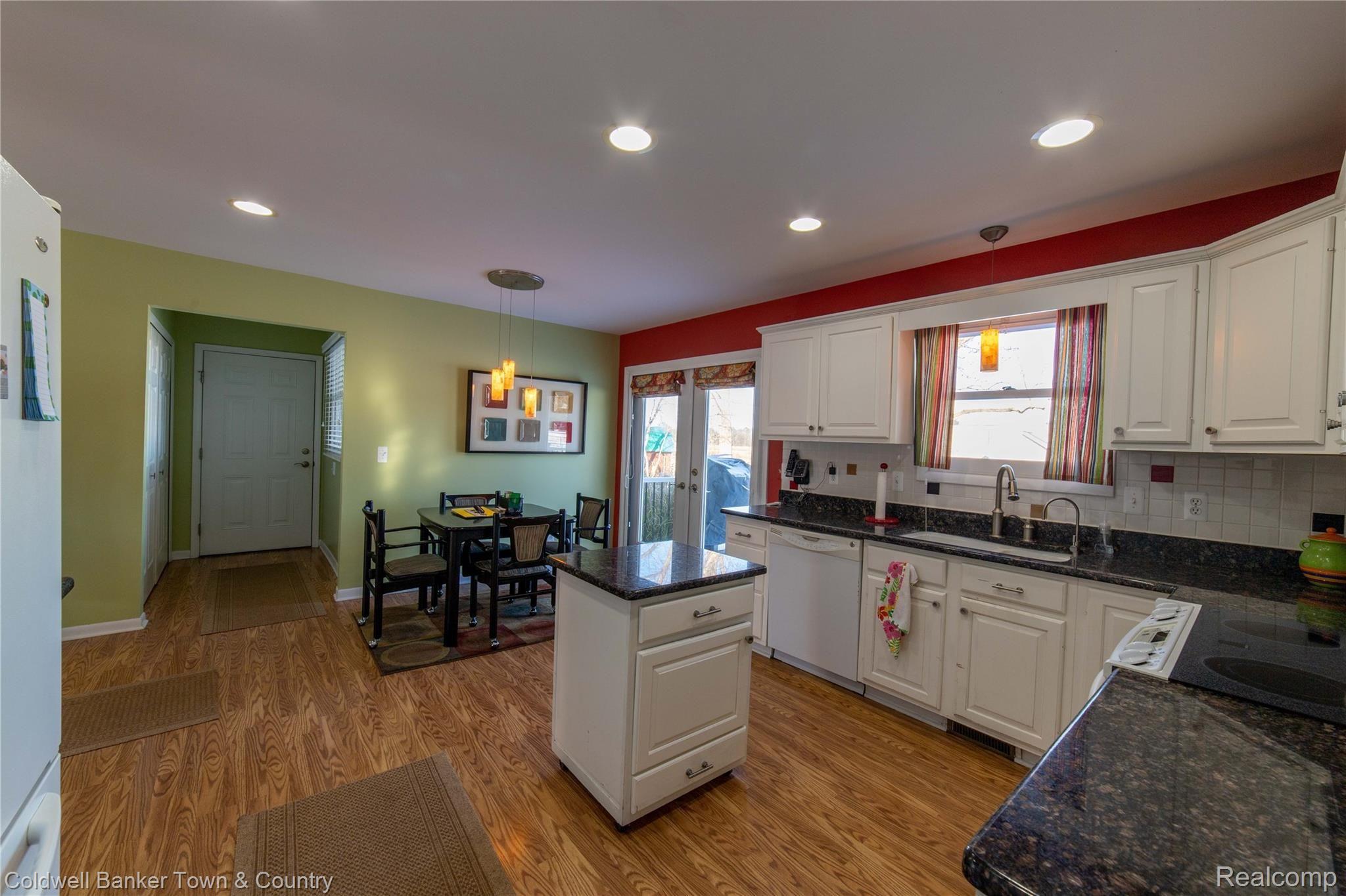 858 Henderson Road Howell, MI 48855 - Photo 12 of 50 Kitchen/Dining Room 858 Henderson Rd Howell Mi 48855