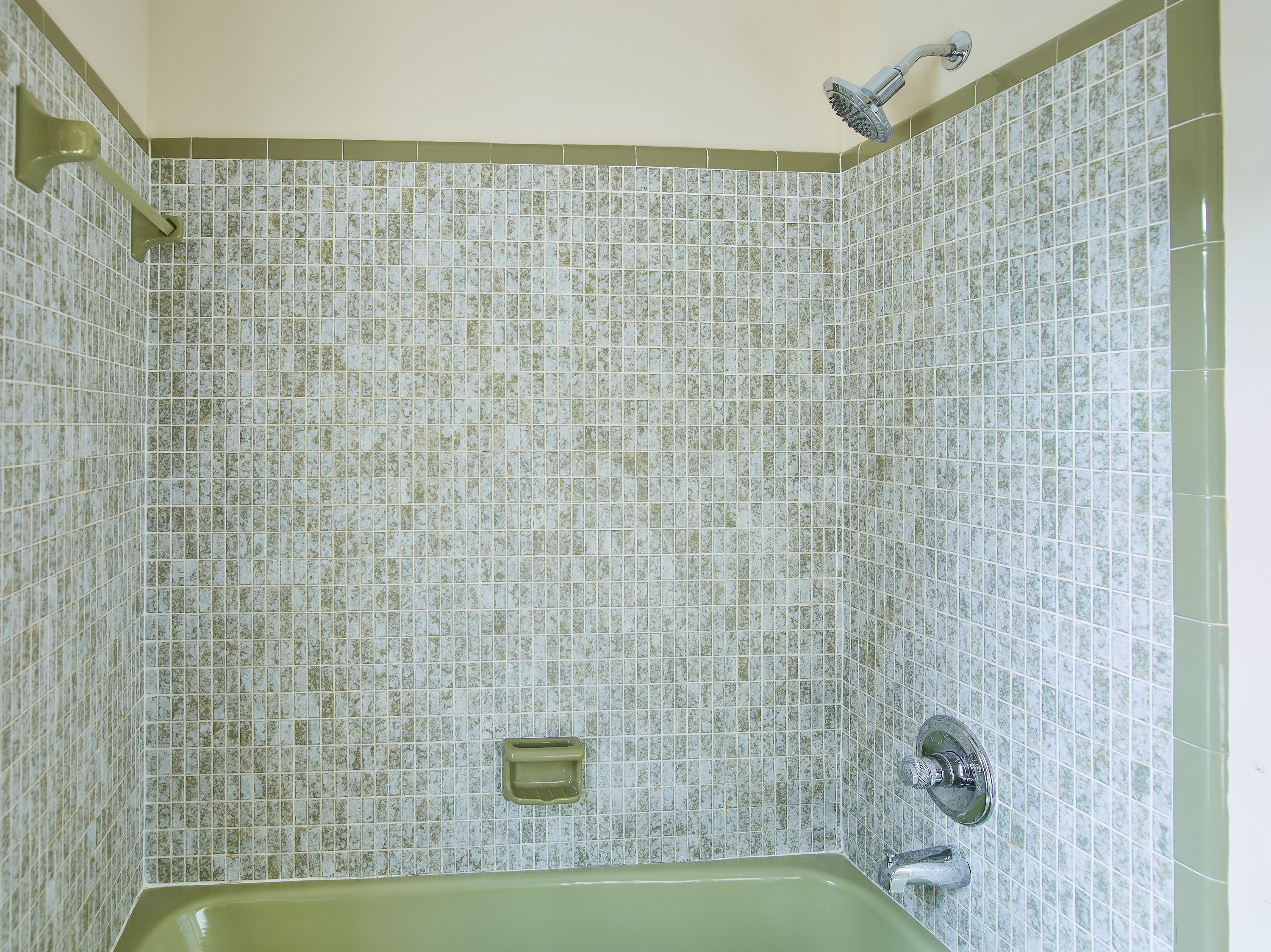 1423 Southwest 13th Place Boca Raton, FL 33486 - Photo 18 of 20 guest bathroom