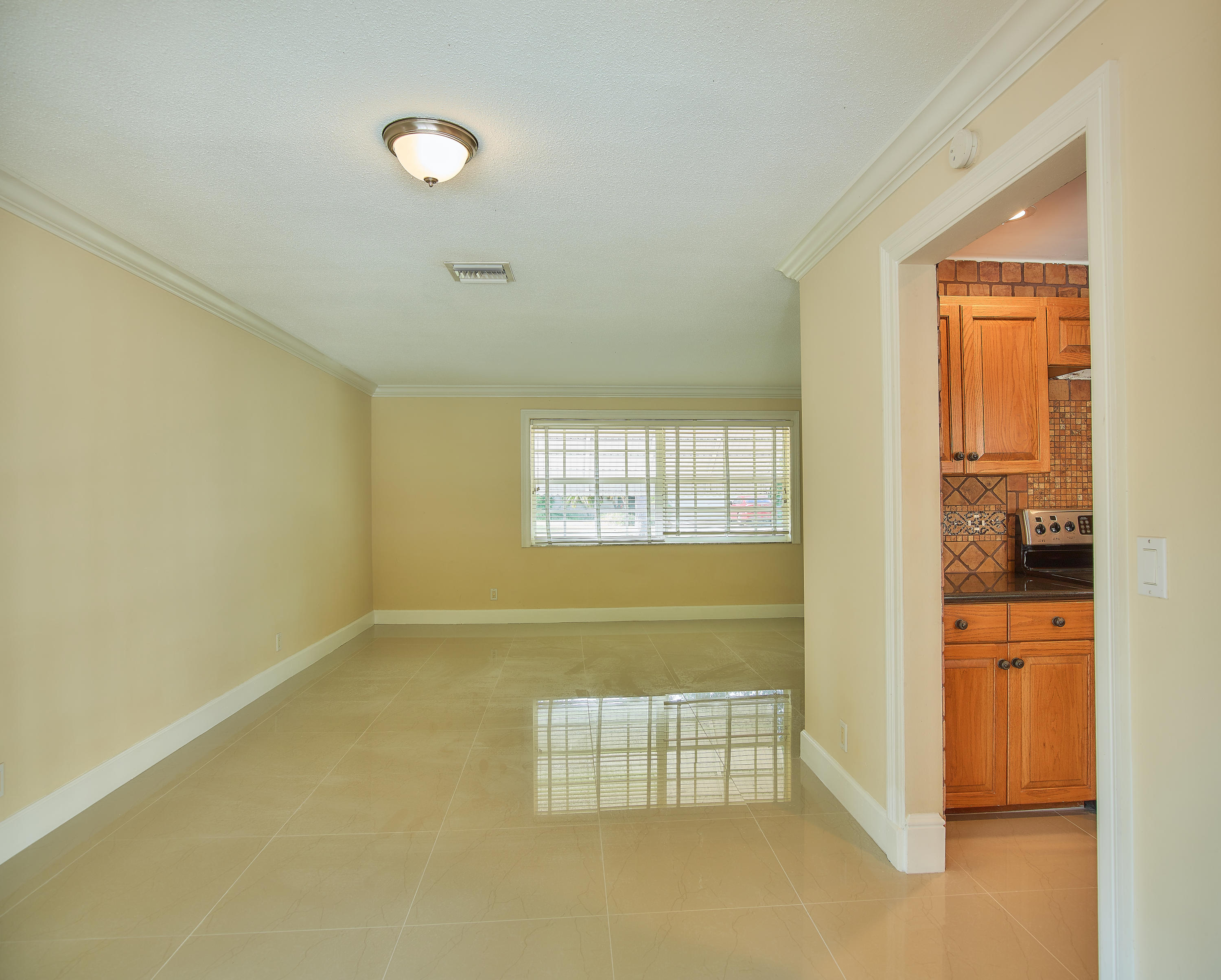 1423 Southwest 13th Place Boca Raton, FL 33486 - Photo 8 of 20 dining room