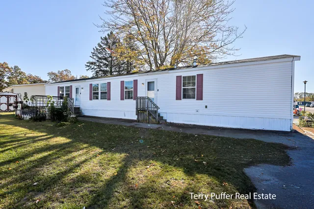 $59,900 | 796 Strawberry Lane, Muskegon, MI 49442