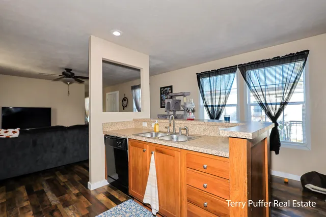 $59,900 | 796 Strawberry Lane, Muskegon, MI 49442