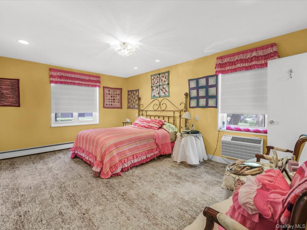 25 Canterbury Road, Unit 1M Great Neck, NY 11021 - Photo 12 of 21