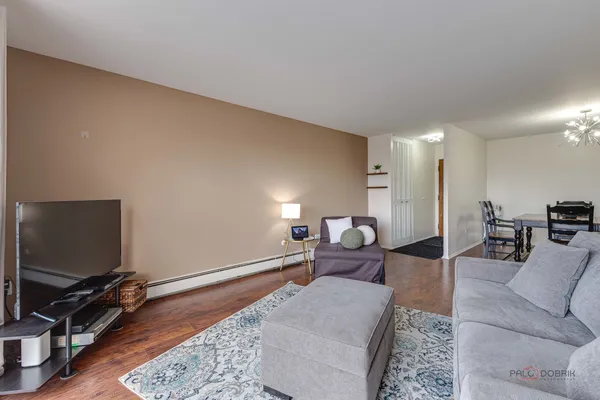 $199,000 | 5506 Lincoln Avenue, Unit A521, Morton Grove, IL 60053