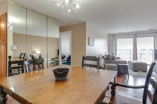 $199,000 | 5506 Lincoln Avenue, Unit A521, Morton Grove, IL 60053