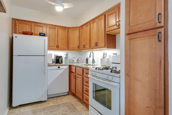 $199,000 | 5506 Lincoln Avenue, Unit A521, Morton Grove, IL 60053