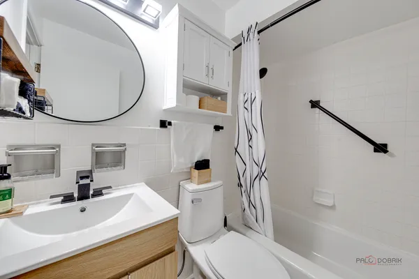 $199,000 | 5506 Lincoln Avenue, Unit A521, Morton Grove, IL 60053