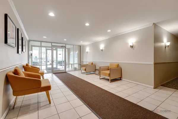$199,000 | 5506 Lincoln Avenue, Unit A521, Morton Grove, IL 60053