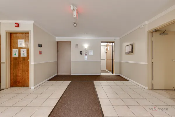 $199,000 | 5506 Lincoln Avenue, Unit A521, Morton Grove, IL 60053