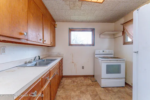 $579,000 | 306-308 Broadway, Port Ewen, NY 12487