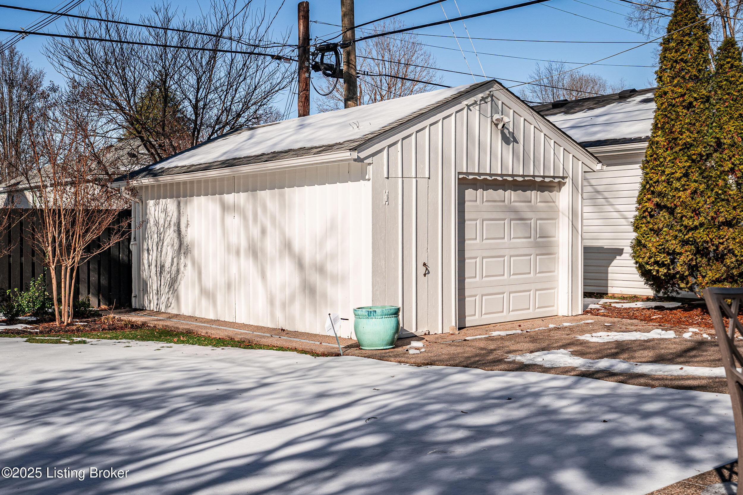 208 Bramton Road Louisville, KY 40207 - Photo 44 of 58 208 Bramton Rd-15