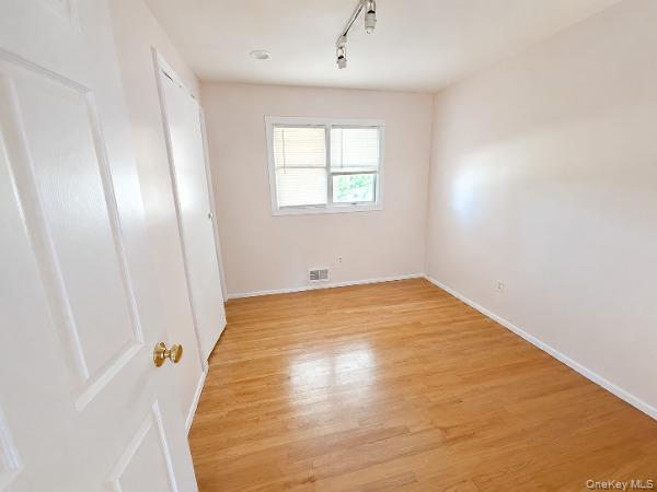 21 Kevin Road Commack, NY 11725 - Photo 18 of 21