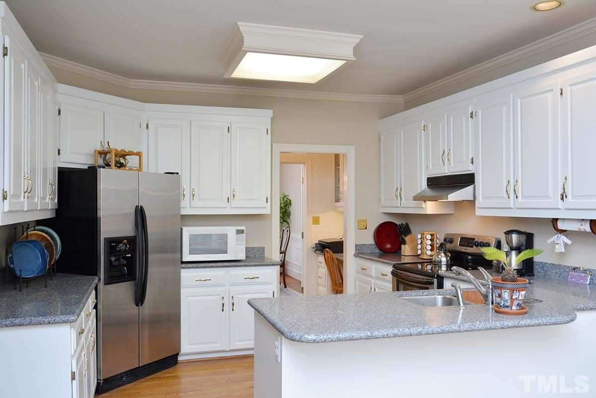 7924 Rooksley Court Raleigh, NC 27615 - Photo 5 of 25 Kitchen