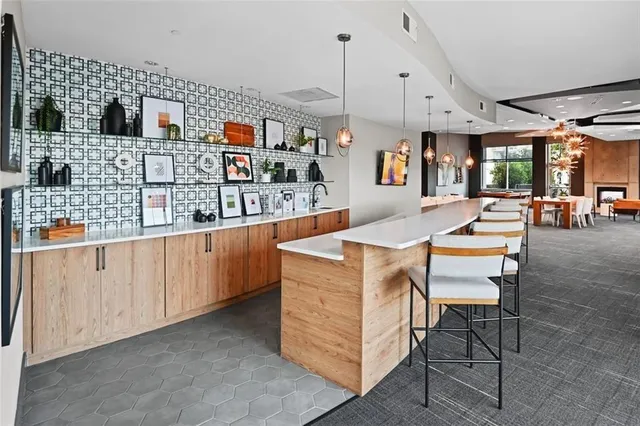 $285,000 | 250 Pharr Road Northeast, Unit 602, Atlanta, GA 30305