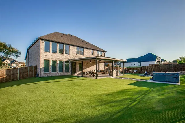 $780,000 | 311 Suncrest Way, Sunnyvale, TX 75182