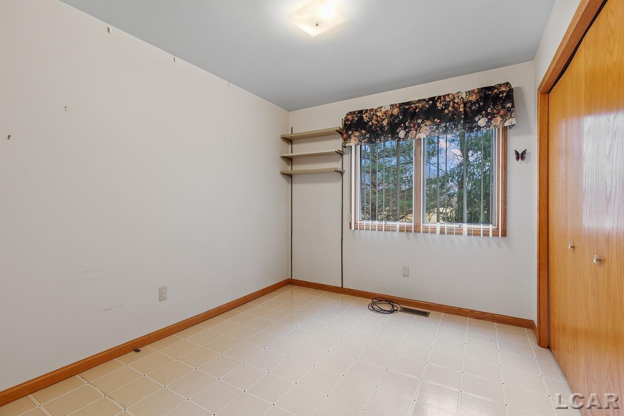 12164 Clinton Road Clinton, MI 49236 - Photo 22 of 48