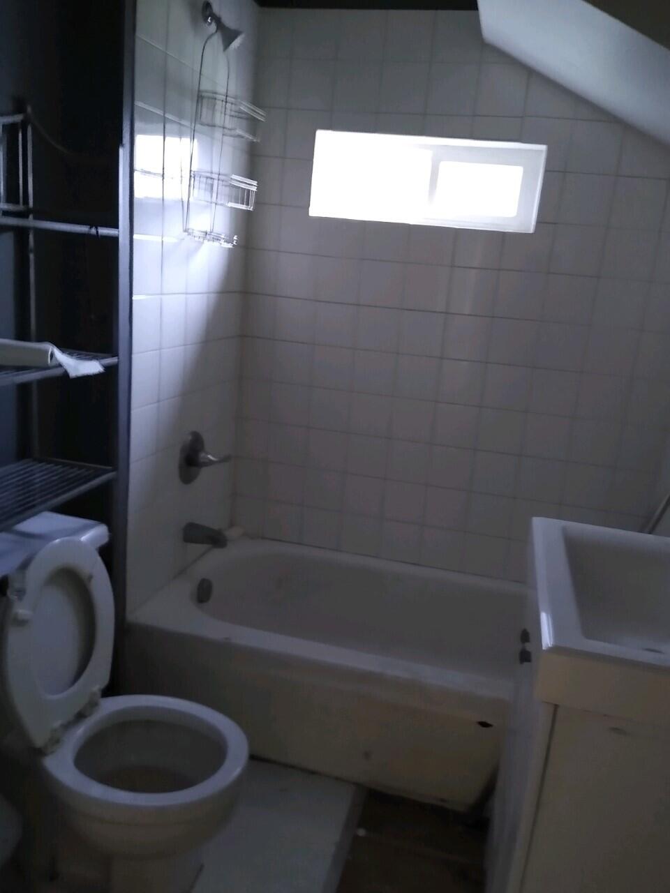 12705 Us-101 Nehalem, OR 97131 - Photo 18 of 19 Moody Hwy 101 bathroom 2022