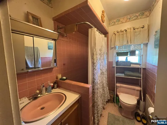 $750,000 | 2 Park Drive North, West Orange, NJ 07052