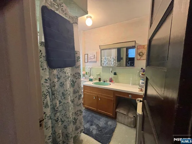 $750,000 | 2 Park Drive North, West Orange, NJ 07052