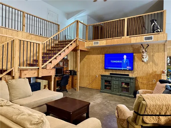 $650,000 | 27212 East 307th Street, Harrisonville, MO 64701