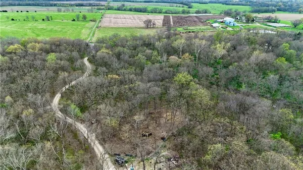 $650,000 | 27212 East 307th Street, Harrisonville, MO 64701