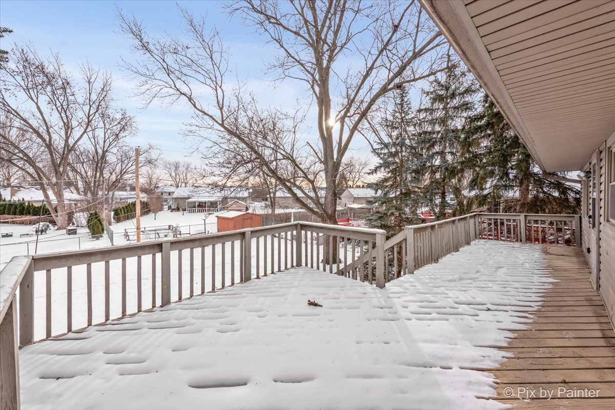 411 Krause Avenue Streamwood, IL 60107 - Photo 36 of 54 a view of a roof deck
