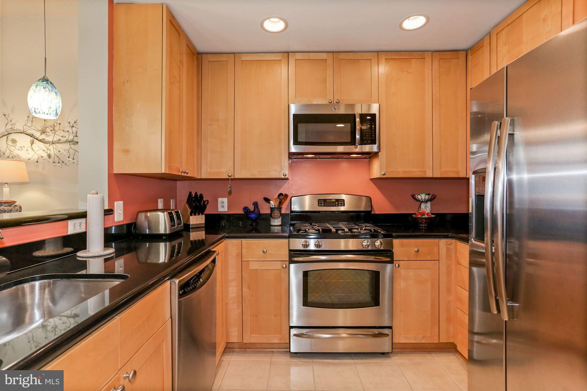 3650 South Glebe Road, Unit 453 Arlington, VA 22202 - Photo 14 of 64 Kitchen