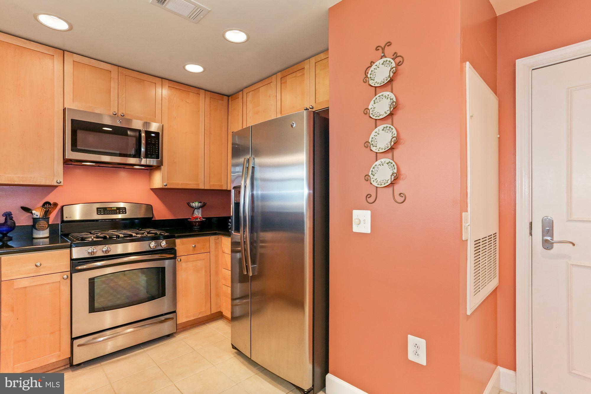 3650 South Glebe Road, Unit 453 Arlington, VA 22202 - Photo 15 of 64 Kitchen