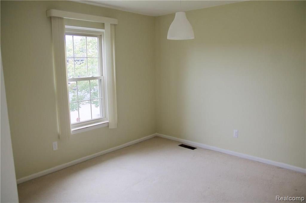 29648 Middlebelt Road Farmington Hills, MI 48334 - Photo 3 of 6
