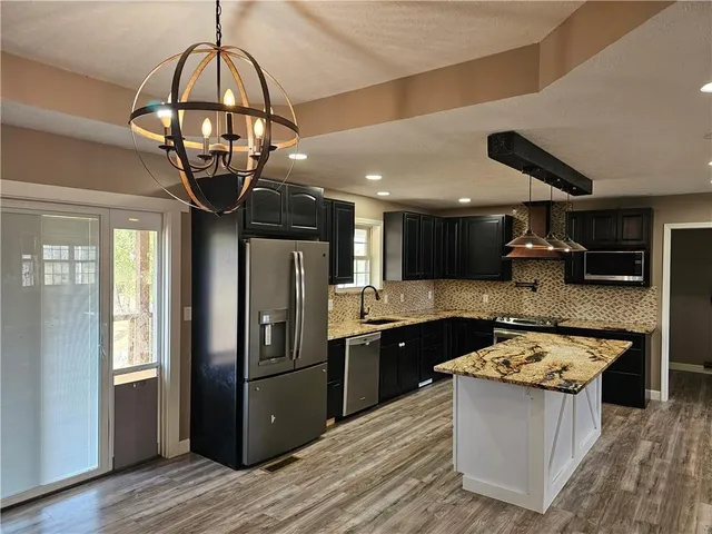 $549,900 | 4215 320 Road, El Dorado Springs, MO 64744