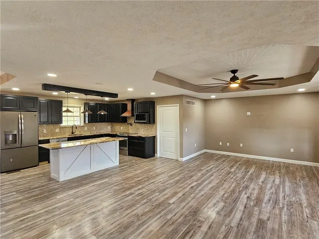 $549,900 | 4215 320 Road, El Dorado Springs, MO 64744