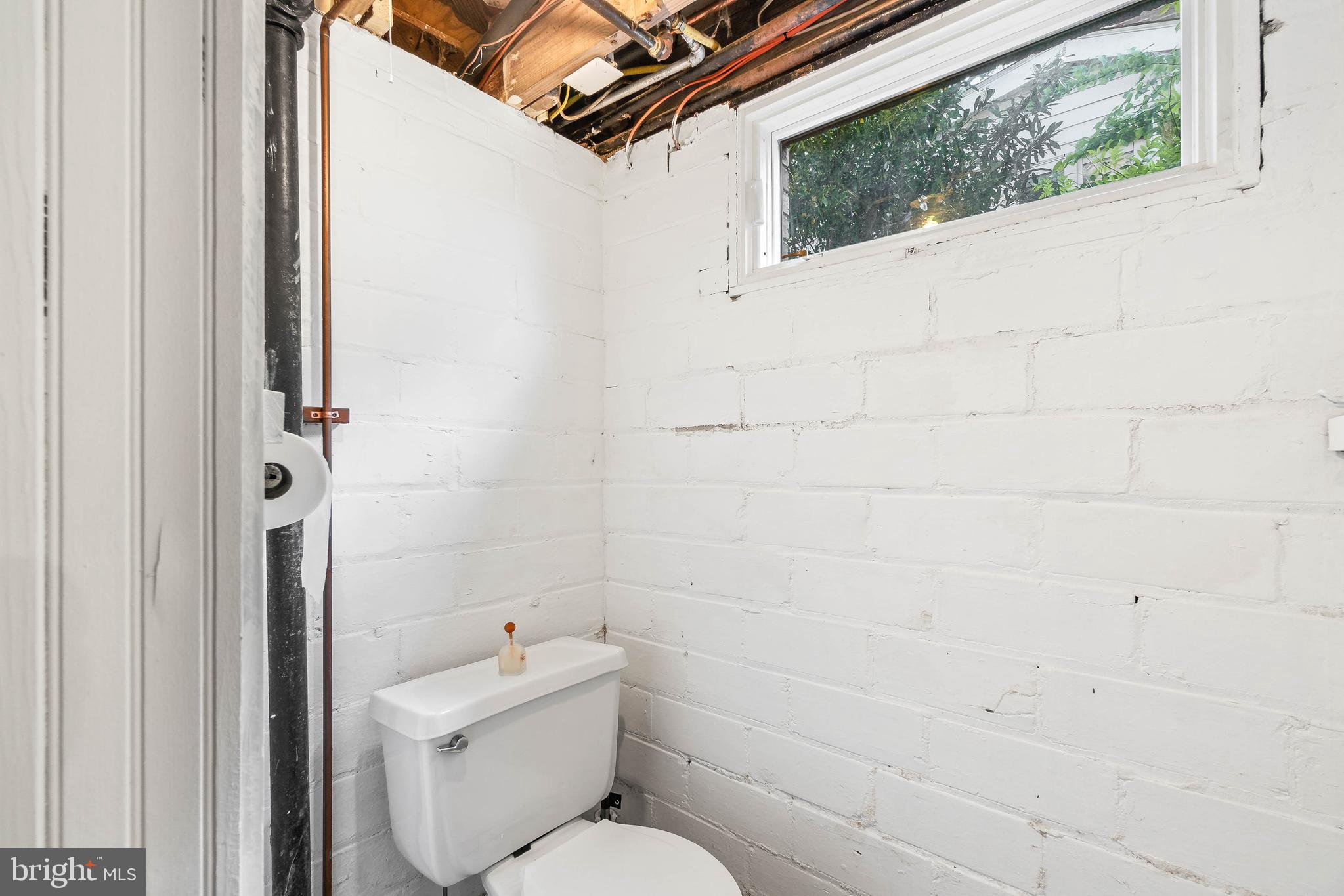 1908 Rookwood Road Silver Spring, MD 20910 - Photo 31 of 35 Quarter Bath