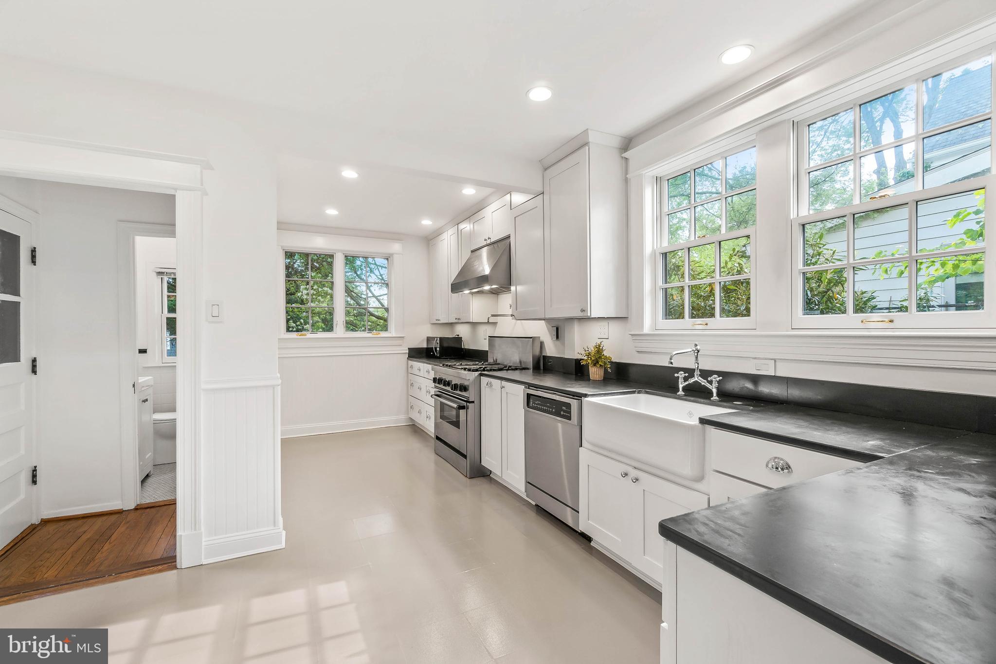 1908 Rookwood Road Silver Spring, MD 20910 - Photo 10 of 35