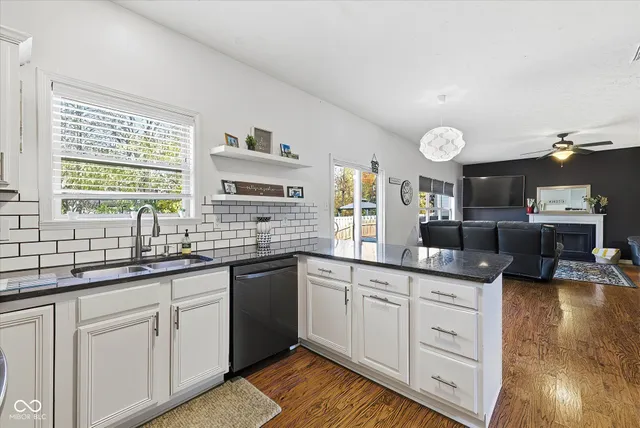 $349,900 | 7992 Cobblesprings Drive, Avon, IN 46123