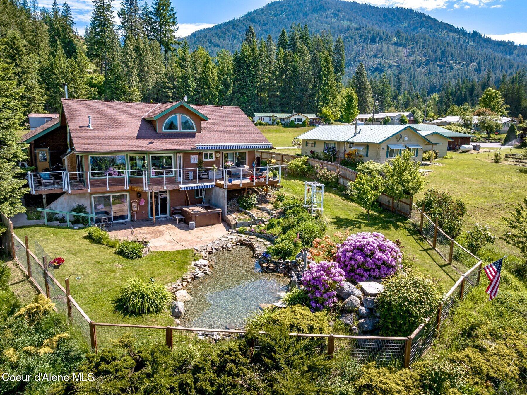 311 School Road Hope, ID 83836 - Photo 32 of 60 What is not to Love?