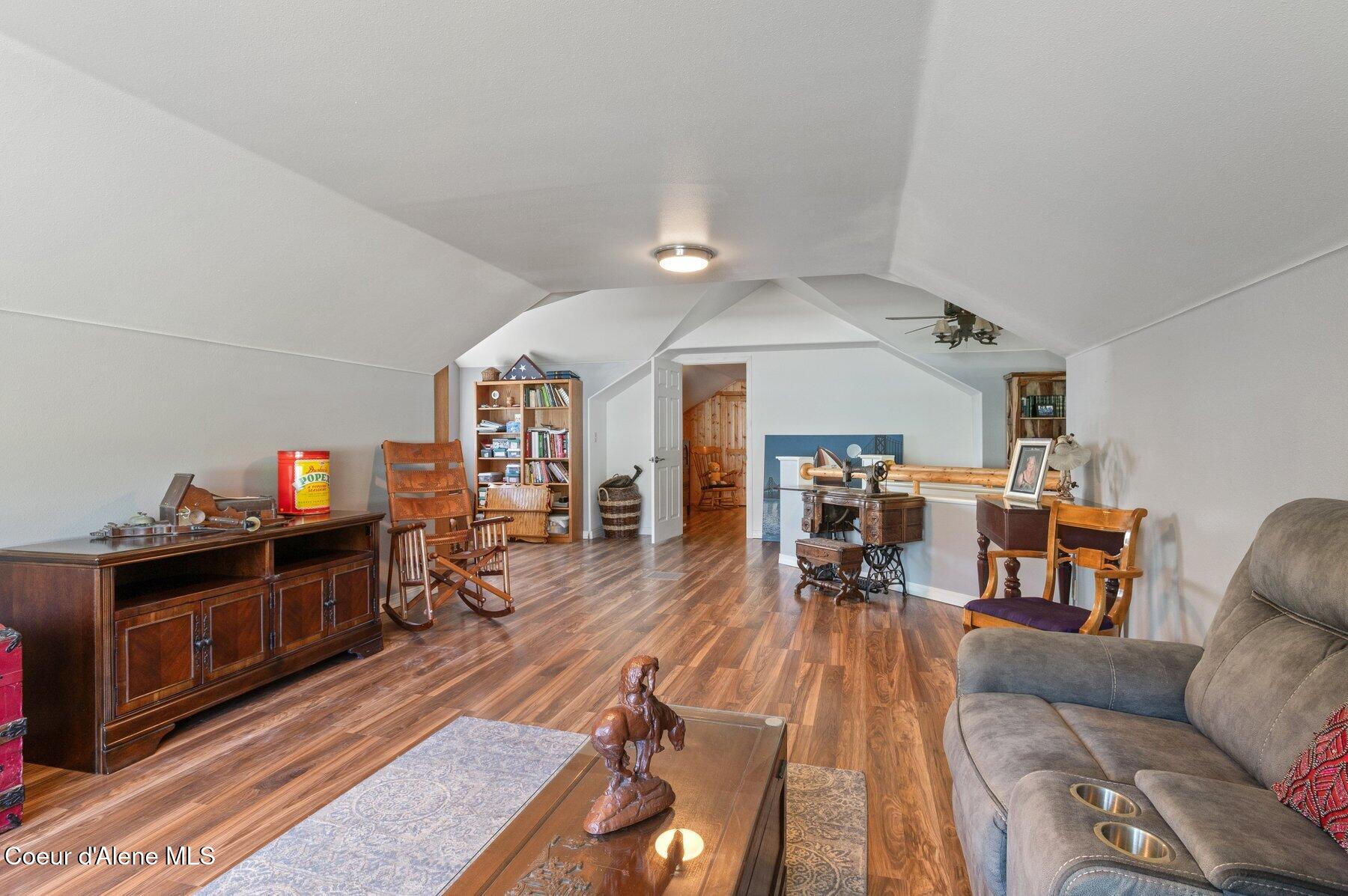 311 School Road Hope, ID 83836 - Photo 51 of 60 Spacious Family Room