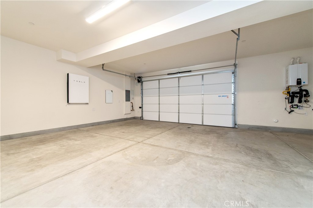 423 Flycatcher Irvine, CA 92618 - Photo 4 of 35 a view of a garage
