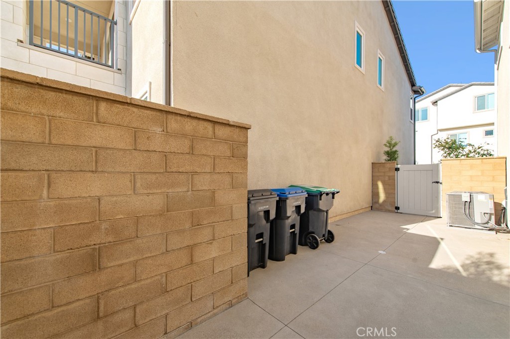 423 Flycatcher Irvine, CA 92618 - Photo 5 of 35 a view of a patio