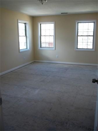 17 Notre Dame Street Springfield, MA 01104 - Photo 17 of 27 Gallery Image 17