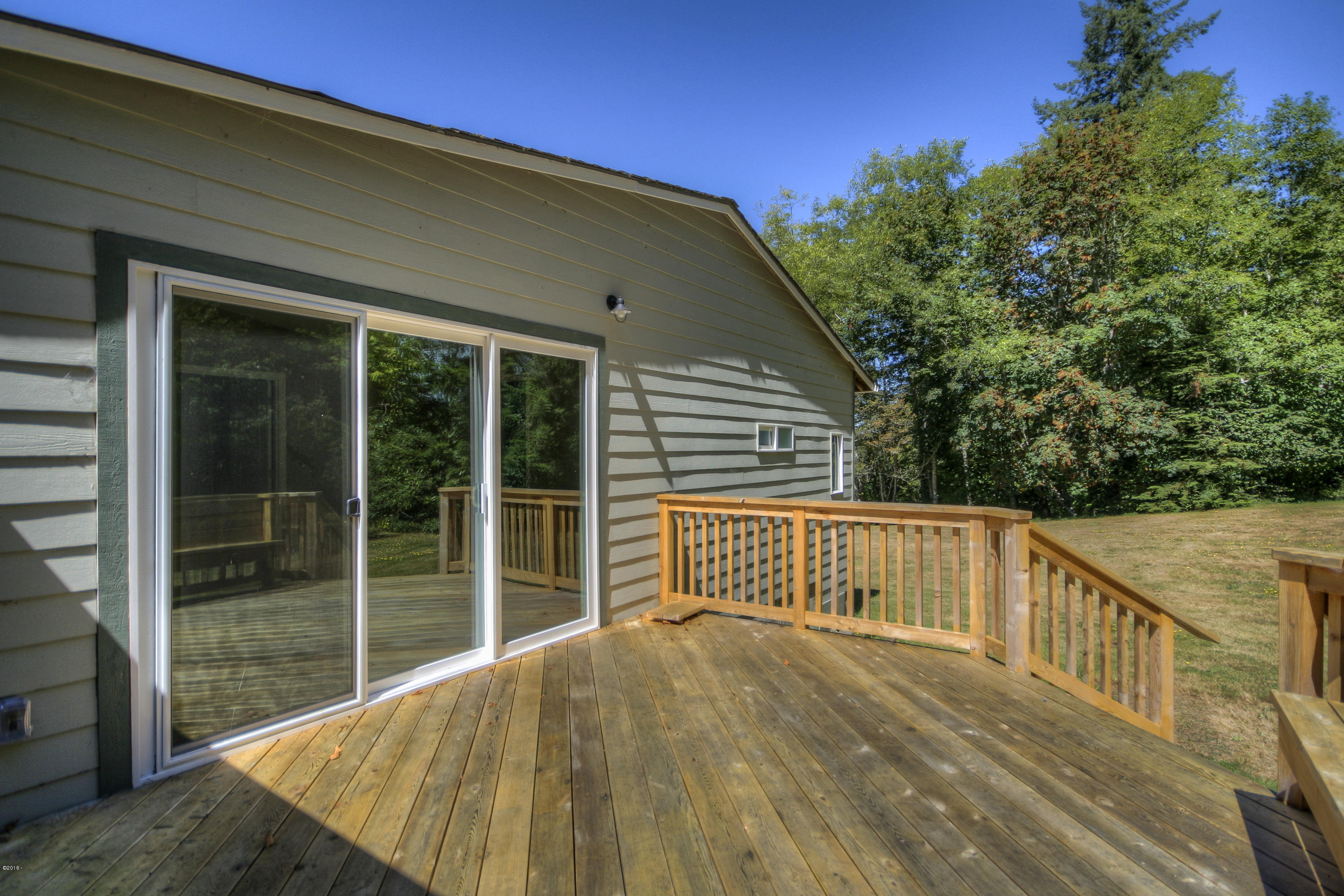 2050 Southeast Ammon Road Toledo, OR 97391 - Photo 12 of 27 12-IMG_0547_8_9-2