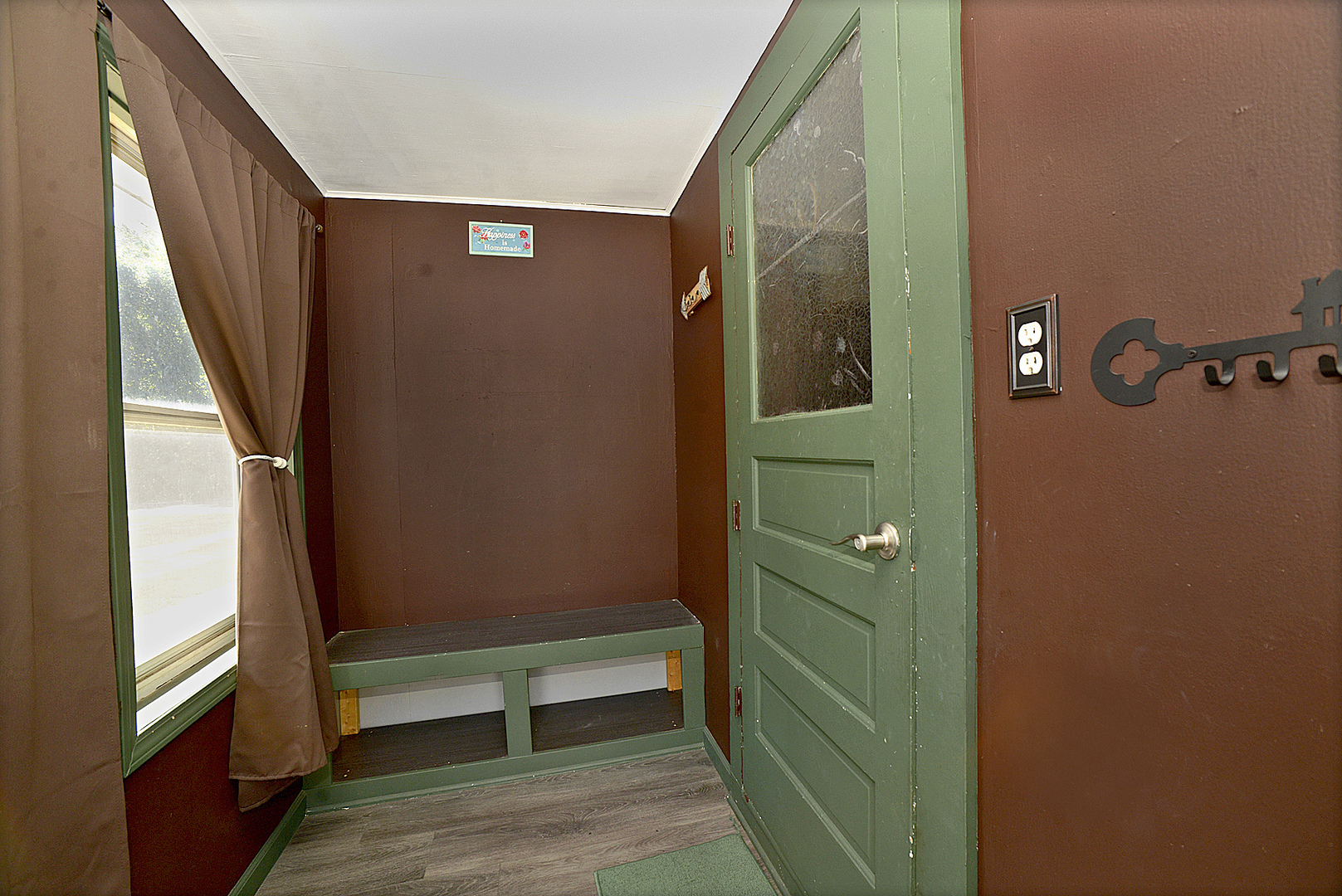 454 Washington Street Marseilles, IL 61341 - Photo 12 of 16 a bathroom with a shower and a mirror