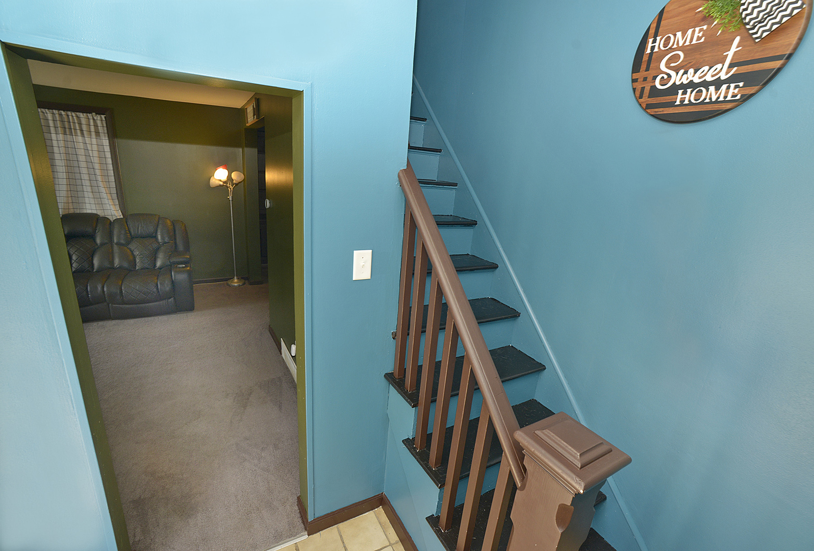 454 Washington Street Marseilles, IL 61341 - Photo 13 of 16 a view of an entryway with a floor