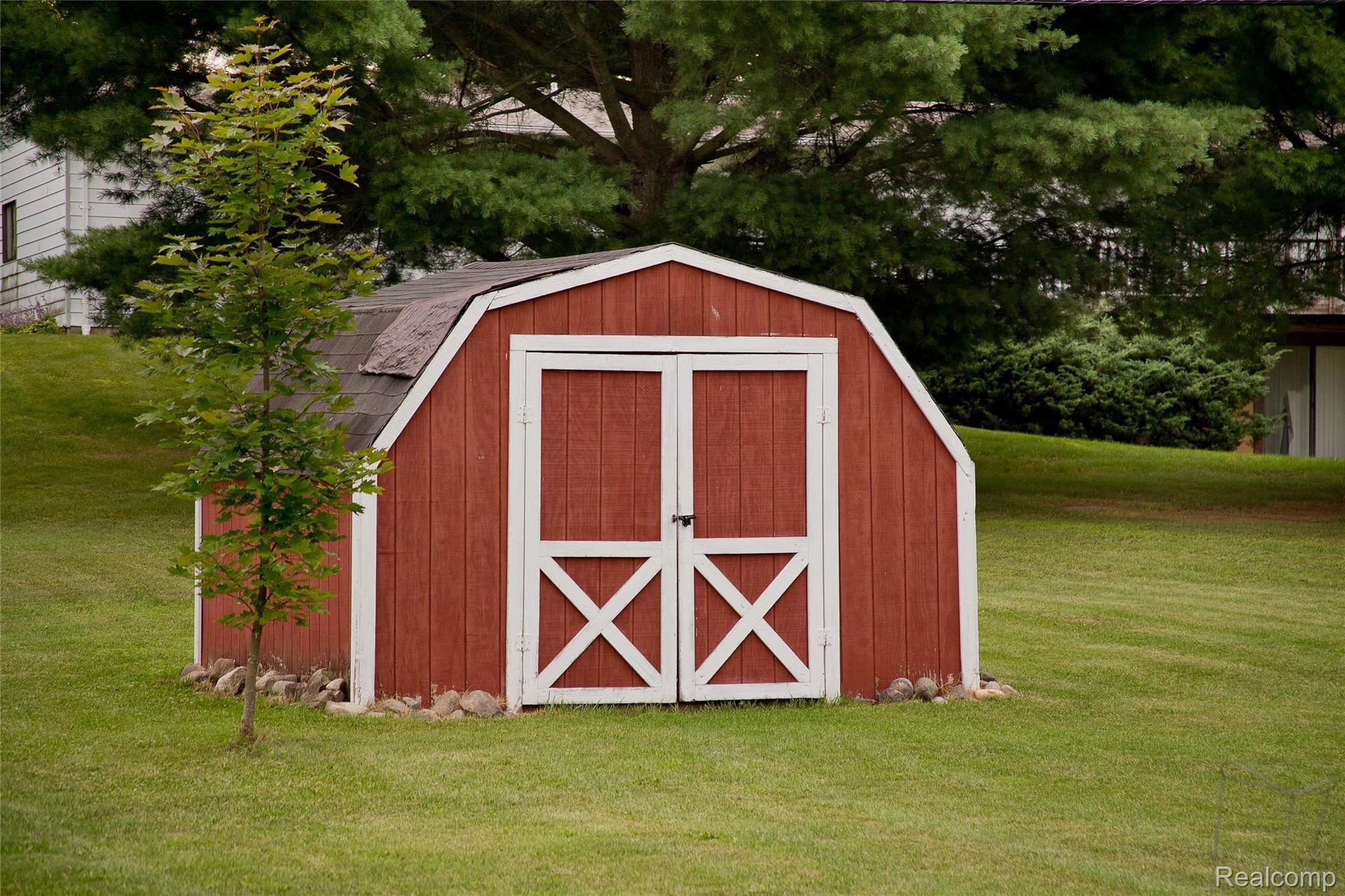 958 North Wilder Road Lapeer, MI 48446 - Photo 45 of 48 A32W7450.jpg