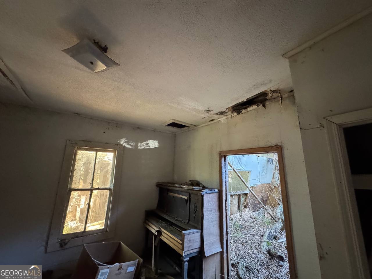 916 Gordon Street Brunswick, GA 31520 - Photo 11 of 77