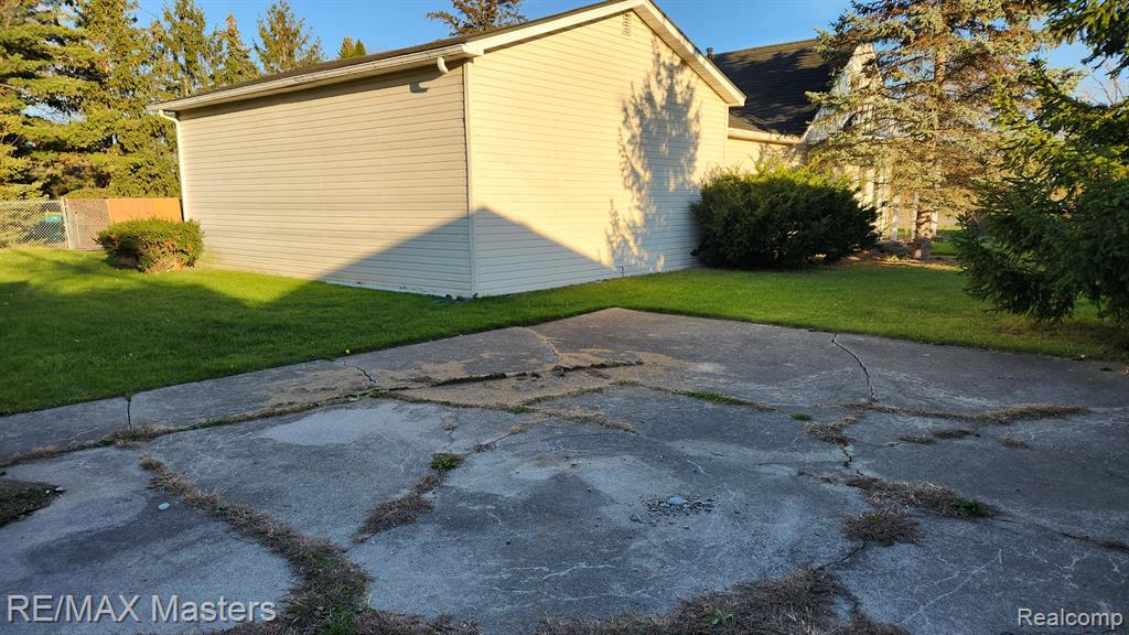 28730 Allen Road Trenton, MI 48183 - Photo 21 of 24 Gallery Image 21