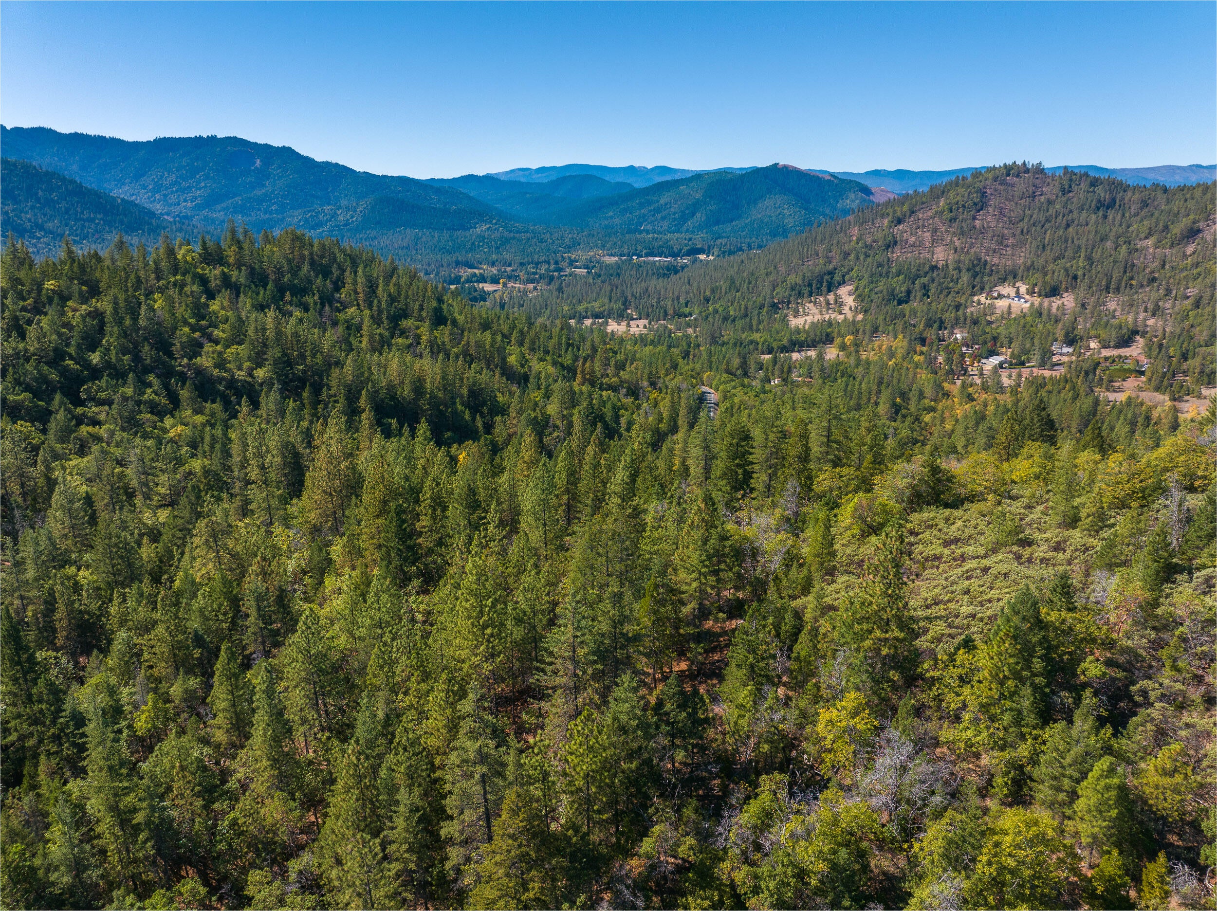 840 Keen Road Grants Pass, OR 97527 - Photo 9 of 37 840KeenRd-009