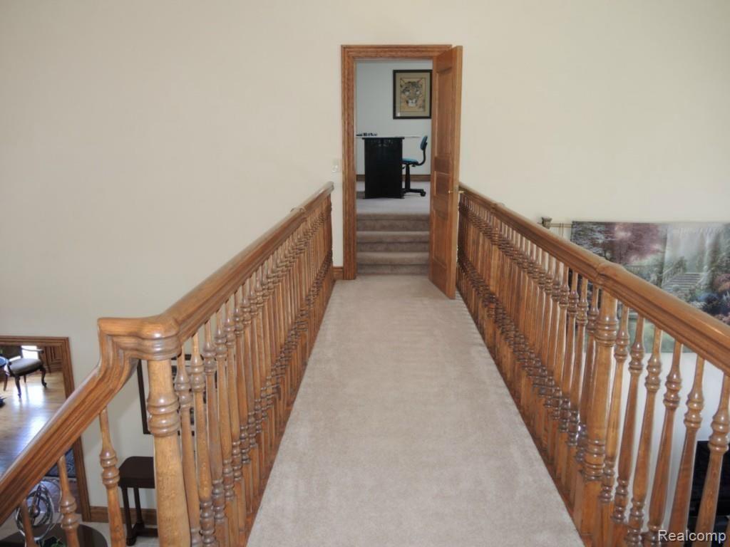 5405 Abbey Drive Rochester, MI 48306 - Photo 62 of 94 ULHallway (Large).jpg