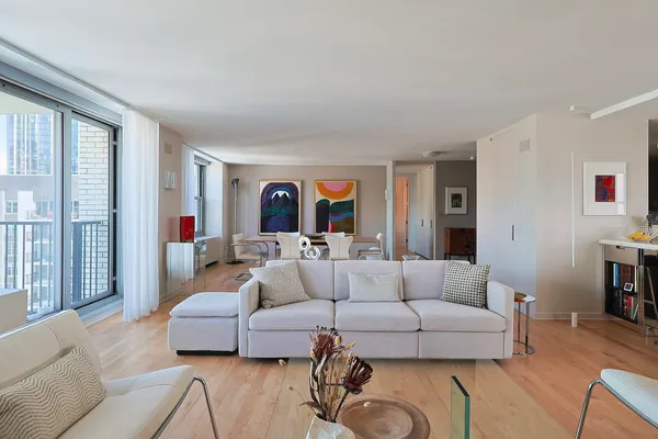 $1,250,000 | 400 East Randolph Street, Unit 371920, Chicago, IL 60601