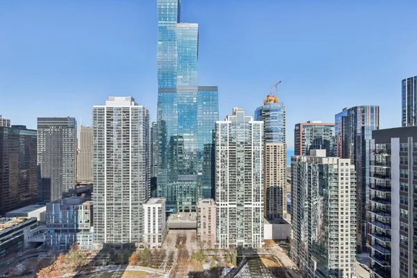 $1,250,000 | 400 East Randolph Street, Unit 371920, Chicago, IL 60601