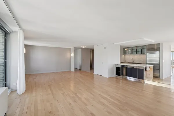 $1,250,000 | 400 East Randolph Street, Unit 371920, Chicago, IL 60601
