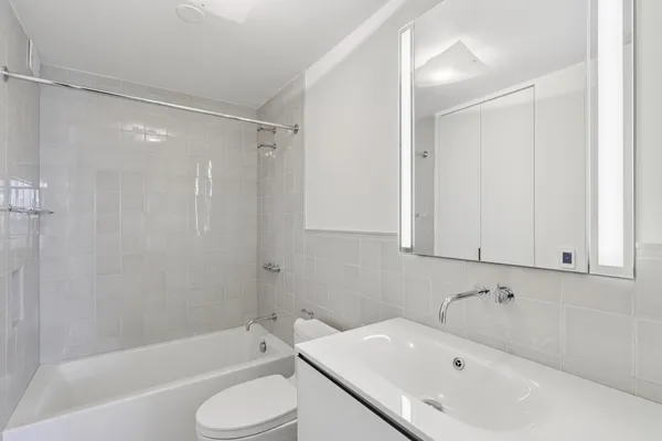 $1,250,000 | 400 East Randolph Street, Unit 371920, Chicago, IL 60601